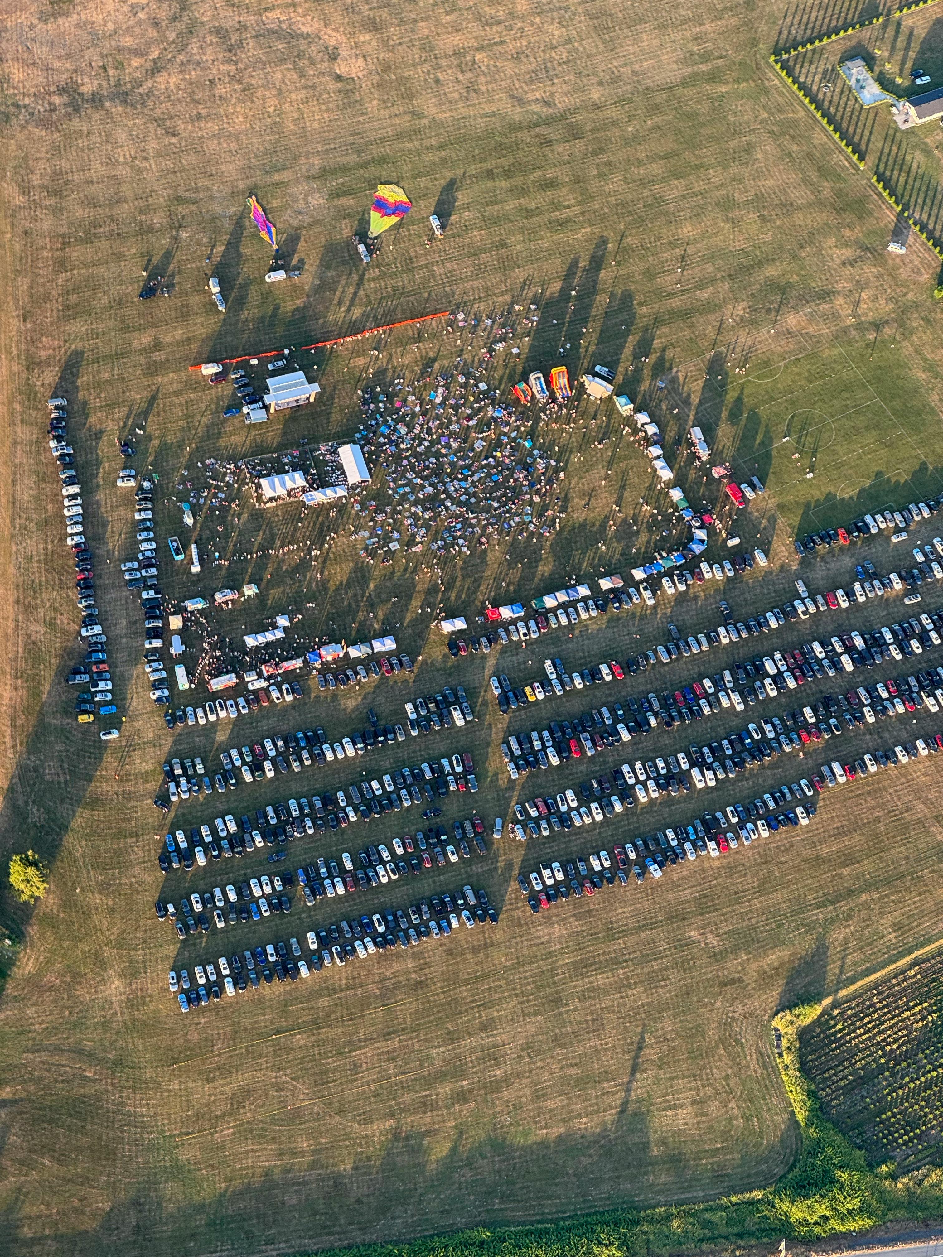 evento con gran afluencia en un espacio natural